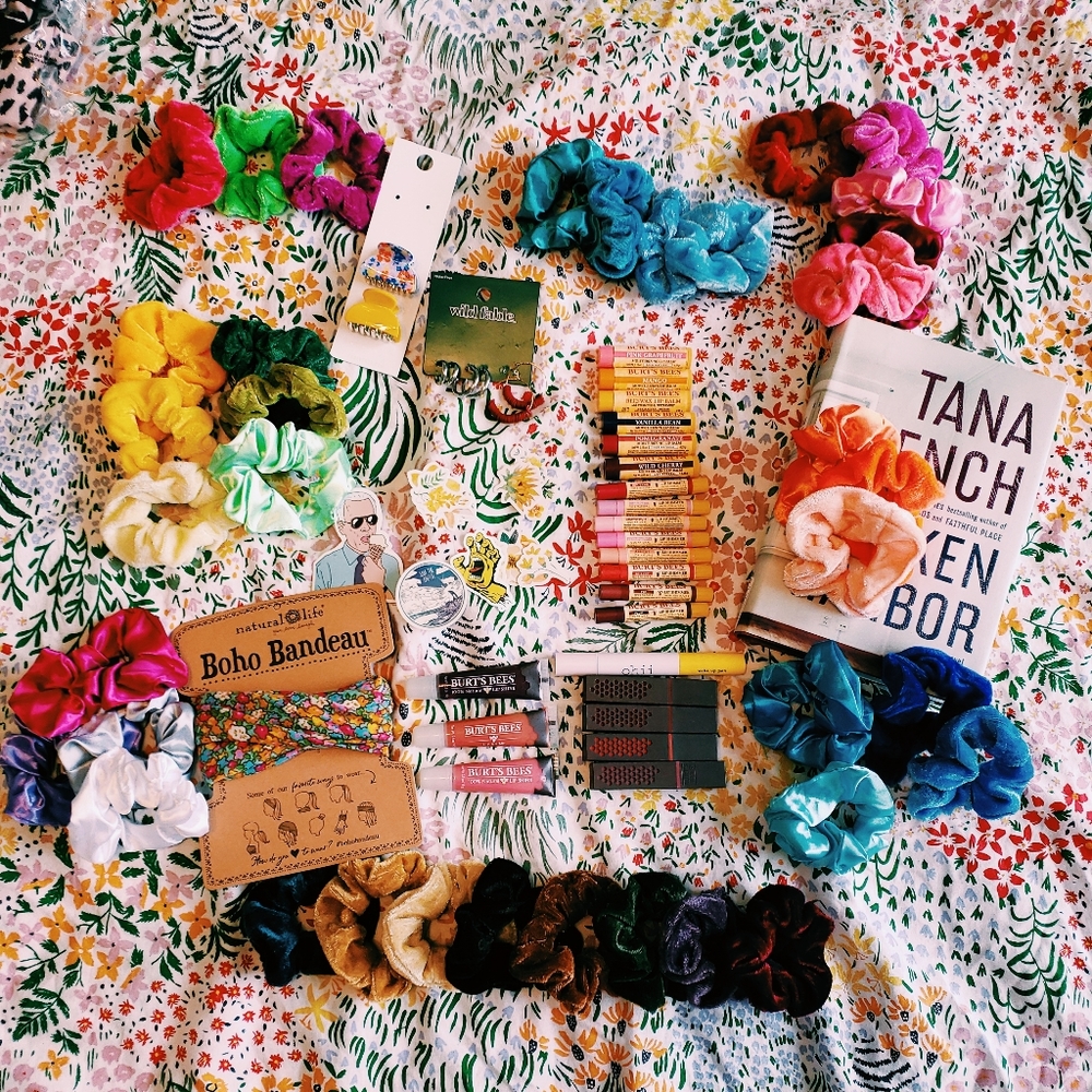 **RESTOCKED!!⚡🌺🌻FUN BUNDLE, MYSTERY BOX